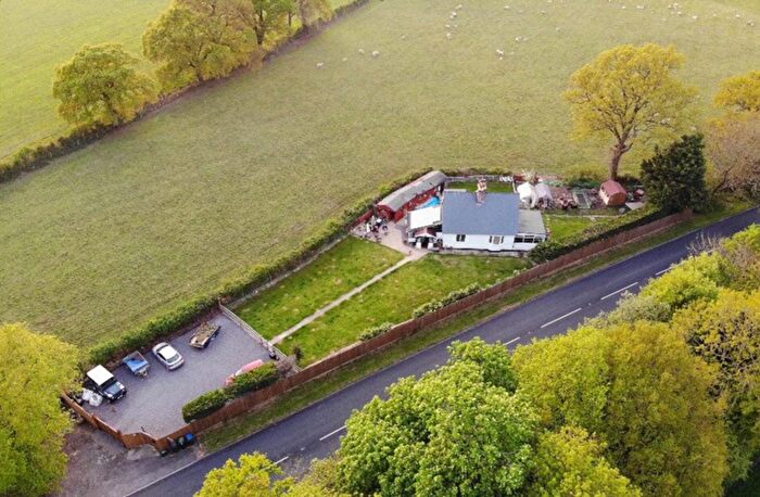 2 Bedroom Detached House For Sale In Hayes Lodge, Sedgehill, SP7