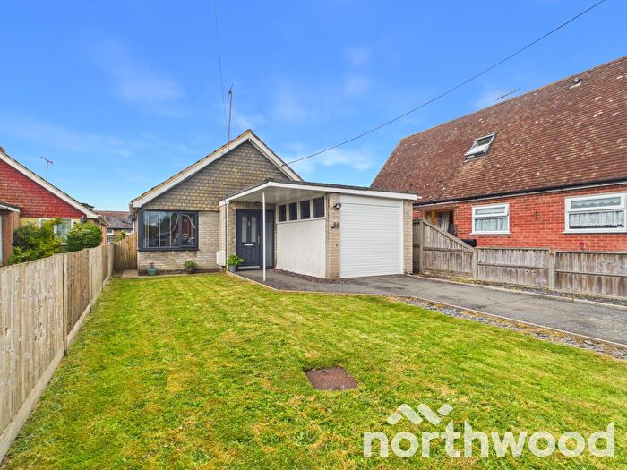 2 Bedroom Bungalow For Sale In Lower Road, Woodchurch, TN26