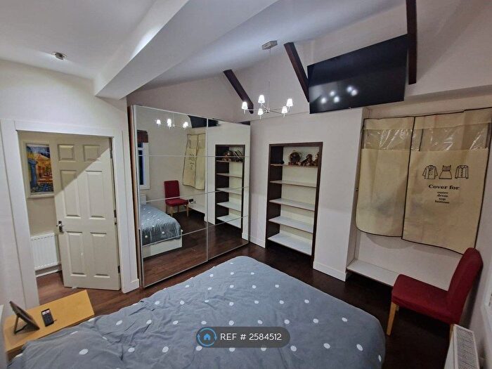 1 Bedroom Flat To Rent In Essex Road, London, N1