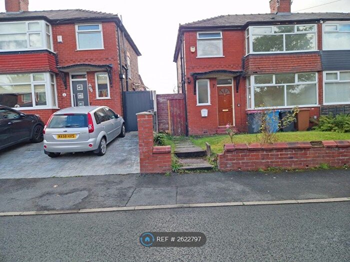 3 Bedroom Semi-Detached House To Rent In Welwyn Drive, Salford, M6
