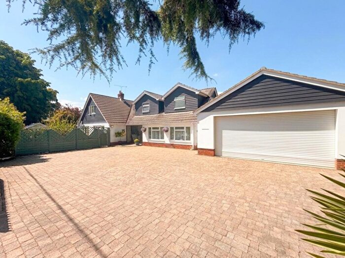 6 Bedroom Detached House For Sale In Lime Walk, Dibden Purlieu, SO45