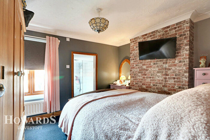 2 Bedroom Semi-Detached House For Sale In Commodore Road, Lowestoft, NR32