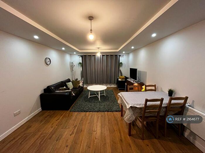 3 Bedroom Flat To Rent In St. Mungo Avenue, Glasgow, G4