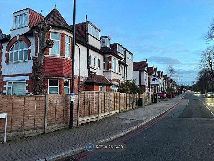 2 Bedroom Flat To Rent In Upper Richmond Road, London, SW15