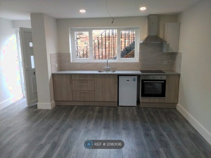 1 Bedroom Flat To Rent In Bounces Road, Edmonton, N9