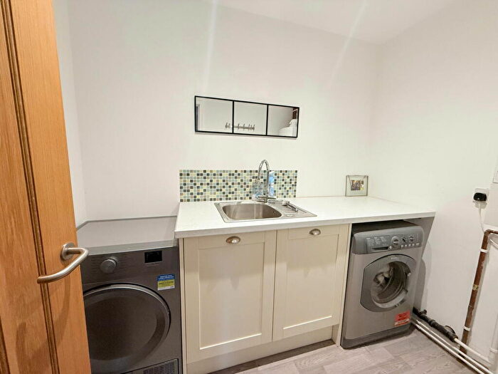 4 Bedroom Detached House For Sale In Raddington Drive, Solihull, B92