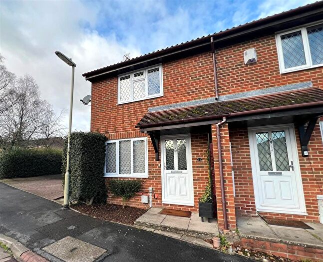 2 Bedroom End Terrace House For Sale In Cropmark Way, Basingstoke, RG22