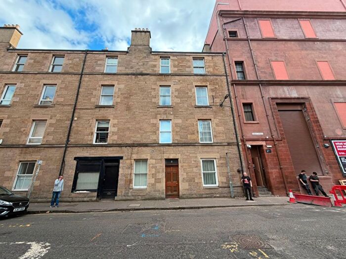 3 Bedroom Flat To Rent In Tarvit Street, Edinburgh, EH3