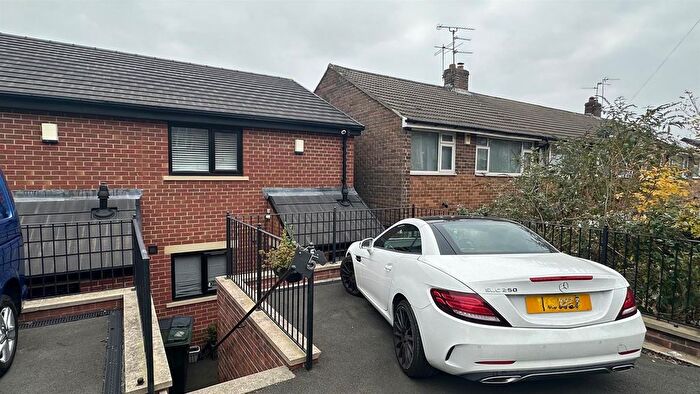 3 Bedroom Semi-detached House For Sale In Hutton Terrace, Eccleshill, Bradford, BD2