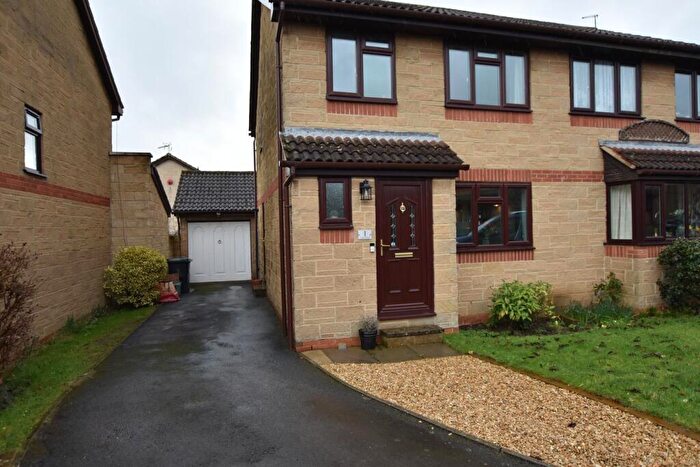 3 Bedroom Semi-Detached House For Sale In Cairn Close, Nailsea, Nailsea, BS48