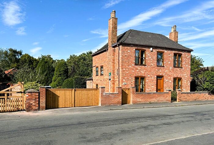 4 Bedroom Detached House For Sale In Orchard House, Trent Port Road, Marton, Gainsborough, Lincolnshire, DN21