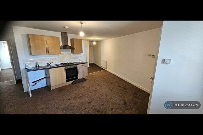2 Bedroom Flat To Rent In Roshan House, Carlton, Nottingham, NG4