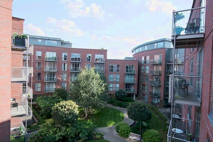 1 Bedroom Flat To Rent In The Heart, Walton-On-Thames, KT12