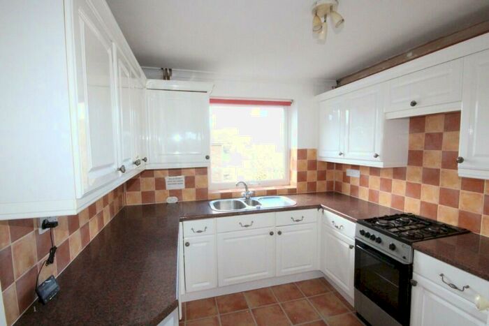 2 Bedroom Apartment To Rent In Tonbridge Road, Maidstone, Kent, ME16