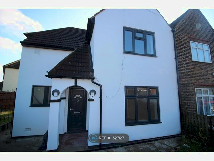 3 Bedroom Semi-Detached House To Rent In Barnes Cray Road, Crayford, Dartford, DA1