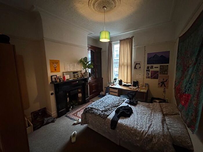 7 Bedroom Terraced House To Rent In Brudenell Road, Hyde Park, Leeds, LS6