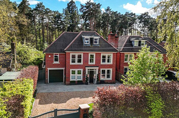 6 Bedroom Detached House For Sale In Waterloo Road, Crowthorne, Berkshire, RG45