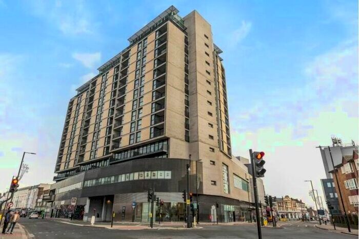 2 Bedroom Property To Rent In Kingsway, London, North Finchley, N12