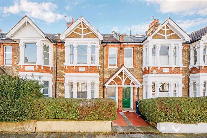 2 Bedroom Flat To Rent In Whellock Road, Chiswick, London, W4