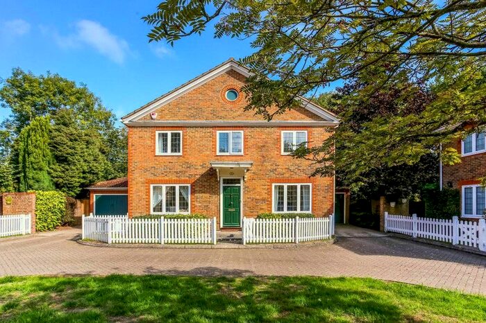 4 Bedroom Detached House To Rent In The Lawns, Ascot, Berkshire, SL5