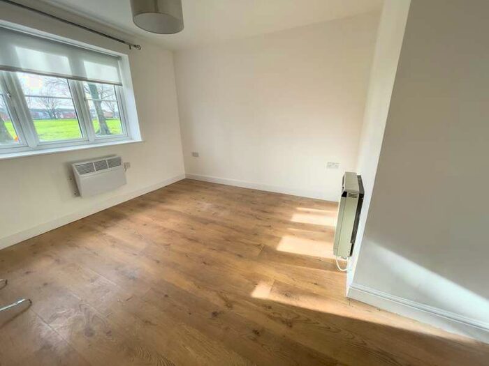 2 Bedroom Bungalow To Rent In Wright Street, L5 8sb,