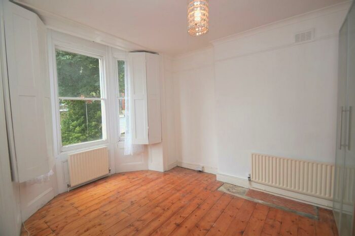 1 Bedroom Ground Flat To Rent In Vicarage Park, Plumstead, London, SE18