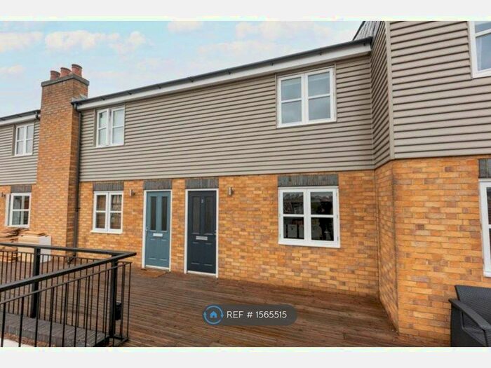 2 Bedroom Maisonette To Rent In Regency Way, Bishop's Stortford, CM23