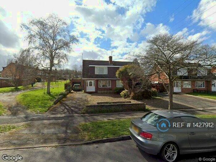 3 Bedroom Semi-Detached House To Rent In Hesters Way Lane, Cheltenham, GL51