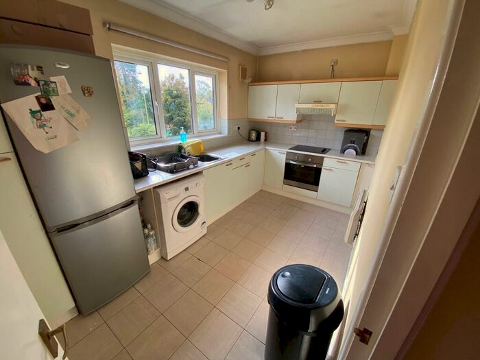 1 Bedroom Flat To Rent In Walled Meadow, Andover, SP10