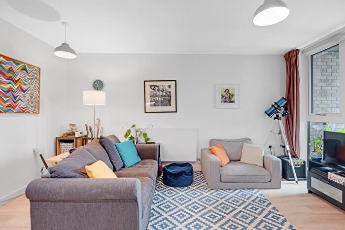 2 Bedroom Flat For Sale In Coster Avenue, London, N4