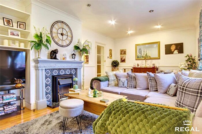 2 Bedroom Apartment For Sale In Horsham Avenue, Bournemouth, BH10