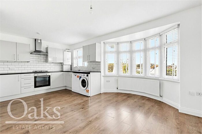 2 Bedroom Apartment To Rent In The Glade, Shirley, CR0