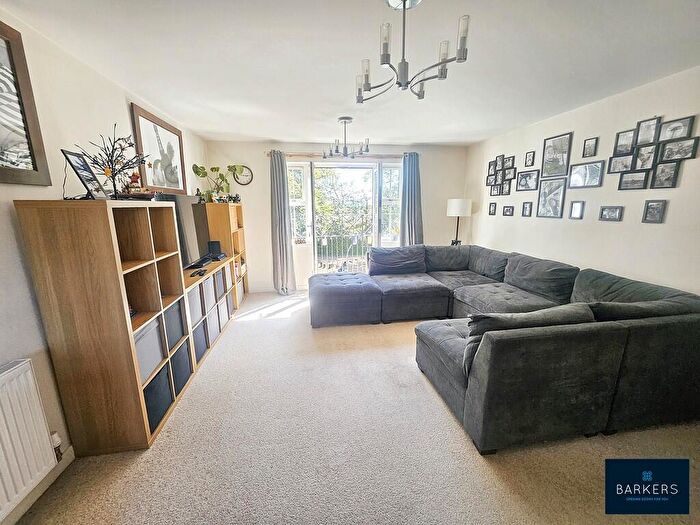 2 Bedroom Apartment For Sale In Threelands, Birkenshaw, BD11