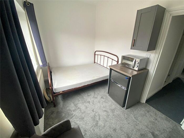 1 Bedroom House To Rent In Windmill Street, Church Gresley, Swadlincote, Derbyshire, DE11