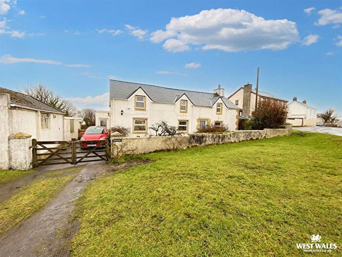 3 Bedroom Detached House For Sale In Crwbin, Kidwelly, SA17