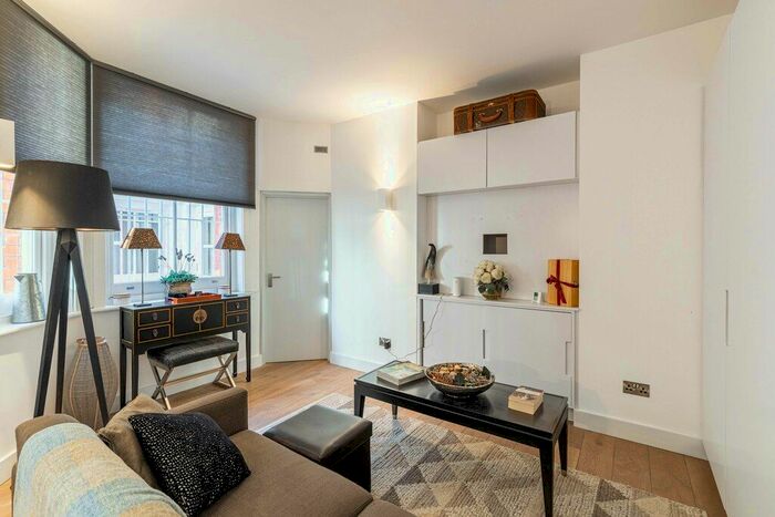 1 Bedroom Flat To Rent In Sloane Gardens, Chelsea, SW1W