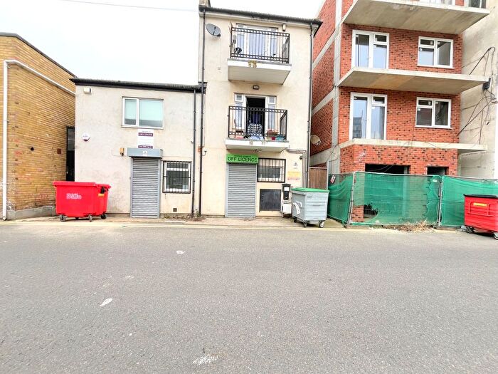 1 Bedroom Flat To Rent In Queens Road, Southend On Sea, SS1