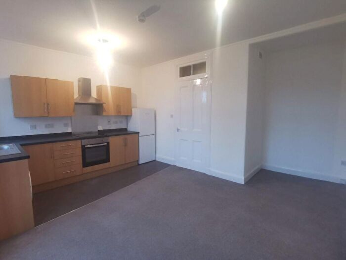 1 Bedroom Flat To Rent In Broomlands Street, Paisley, PA1