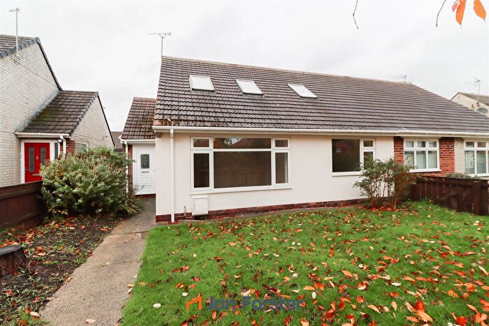 4 Bedroom Semi Detached Bungalow For Sale In Acacia Grove, Hebburn, NE31