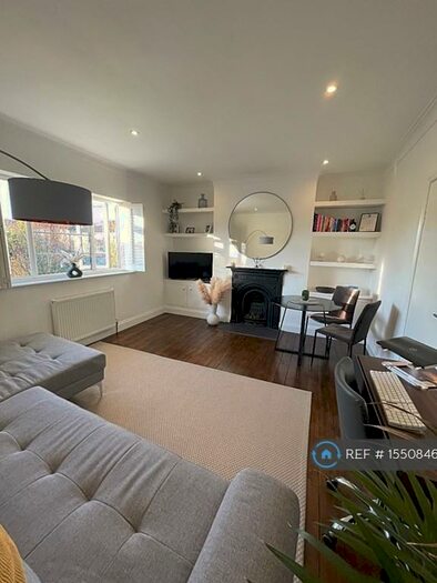 1 Bedroom Flat To Rent In Malford Court, South Woodford, London, E18