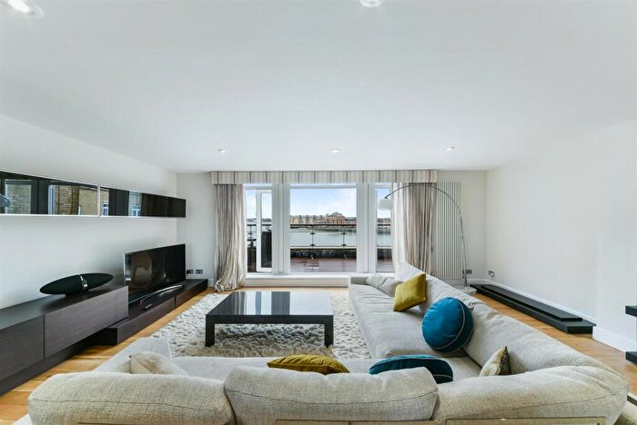 3 Bedroom Duplex To Rent In Dunbar Wharf, - Narrow Street, London, E14