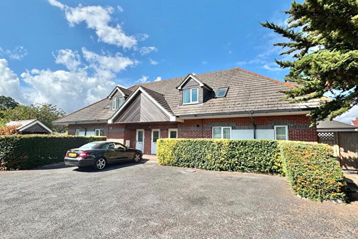 2 Bedroom Flat For Sale In Locks Road, Locks Heath, SO31
