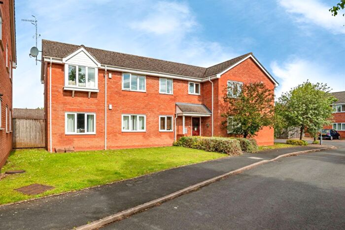 2 Bedroom Flat For Sale In Sky Court, Worcester, WR3