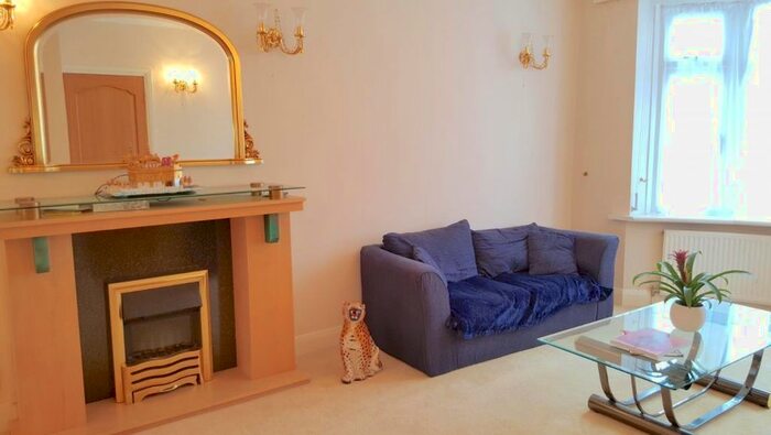 3 Bedroom Semi-Detached House To Rent In Milford Road, Southall, Middlesex, UB1