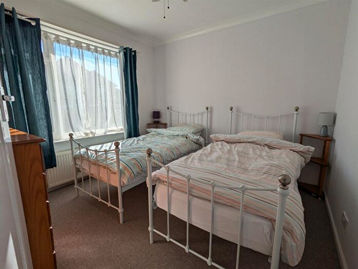 2 Bedroom Detached Bungalow For Sale In Hill Street, Sandown, PO36