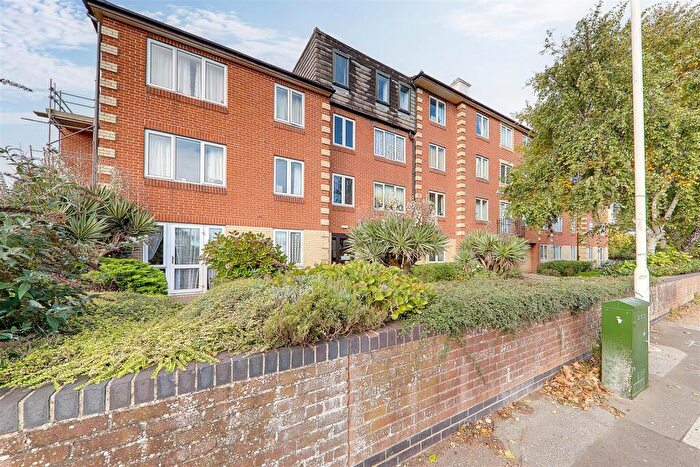 2 Bedroom Retirement Property For Sale In Homesteyne House, Broadwater, Worthing, BN14