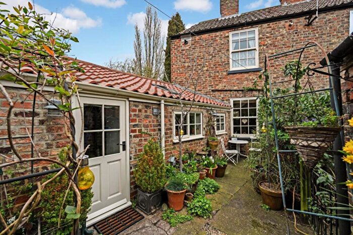 2 Bedroom End Of Terrace House For Sale In Bondgate, Ripon, HG4