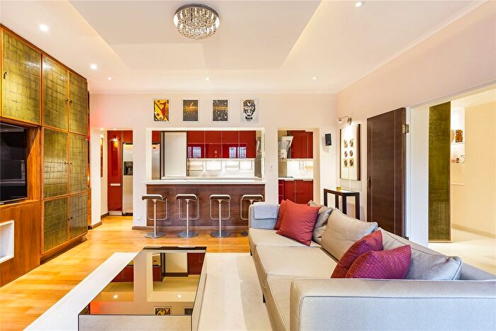 2 Bedroom Flat For Sale In Warwick Square, Pimlico, London, SW1V
