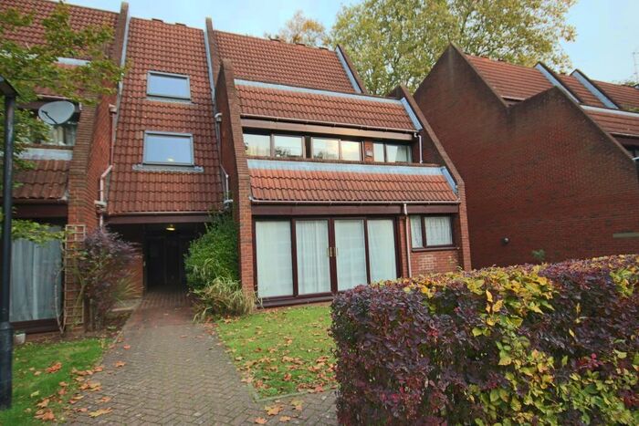 1 Bedroom Apartment To Rent In Bailey Close Maidenhead Berkshire, SL6