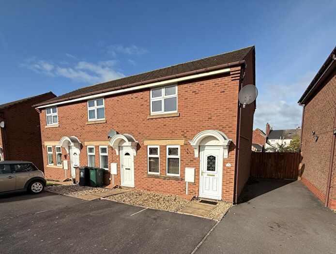 2 Bedroom Town House To Rent In Bramble Walk, Overseal, DE12